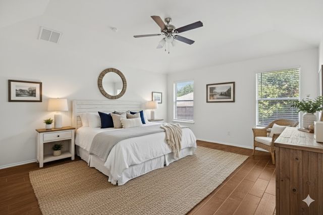 904 Sycamore Street, Burleson, TX 76028