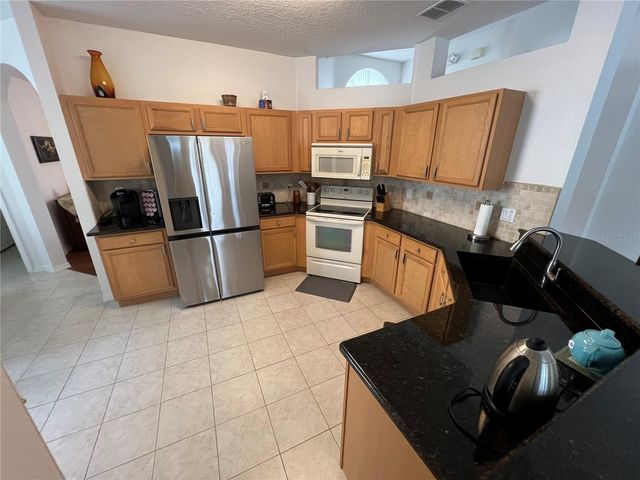 176 MINNIEHAHA CIRCLE, Haines City, FL 33844