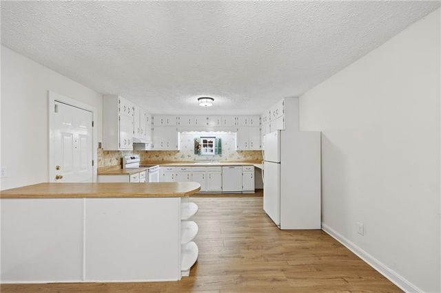 1304 Pine Valley Road, Gainesville, GA 30501