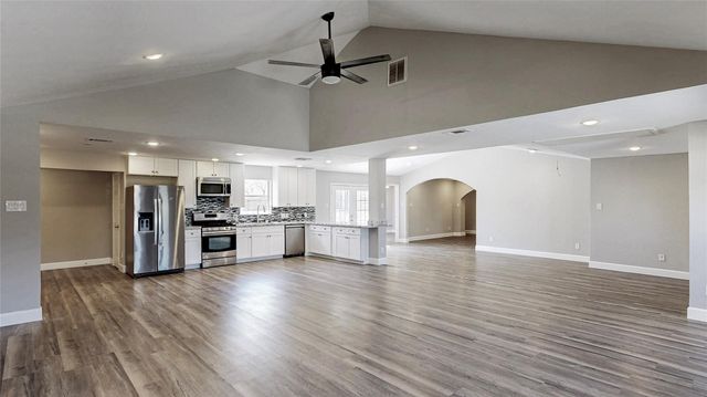 4914 29th Street, Dickinson, TX 77539