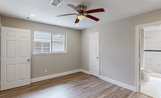 4914 29th Street, Dickinson, TX 77539