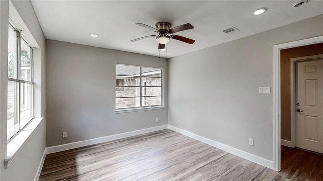 4914 29th Street, Dickinson, TX 77539