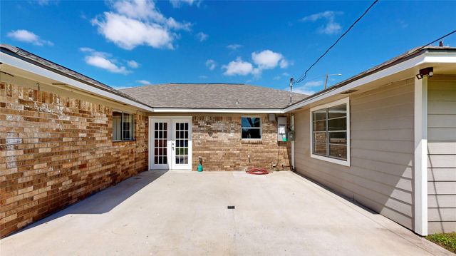 4914 29th Street, Dickinson, TX 77539