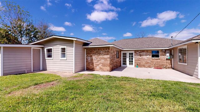 4914 29th Street, Dickinson, TX 77539