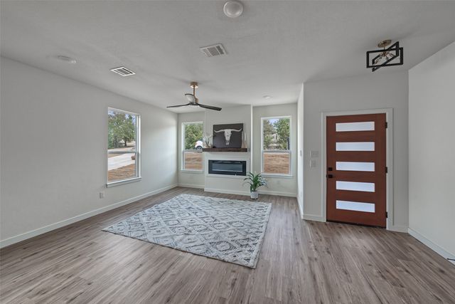 5822 Stonegate Circle, Granbury, TX 76048