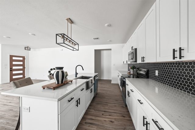 5822 Stonegate Circle, Granbury, TX 76048