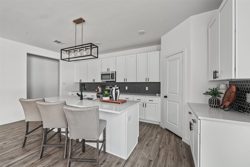 5822 Stonegate Circle, Granbury, TX 76048 — photo 5