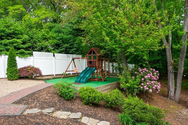 43 Joseph Rd, Framingham, MA 01701