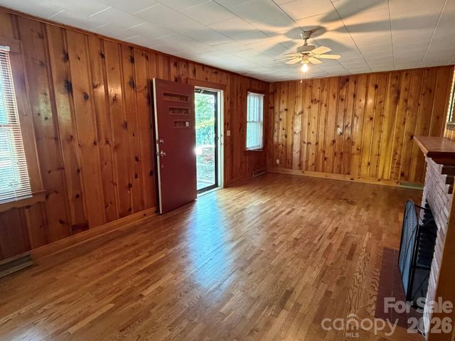 382 Alexis High Shoals Road, Dallas, NC 28034