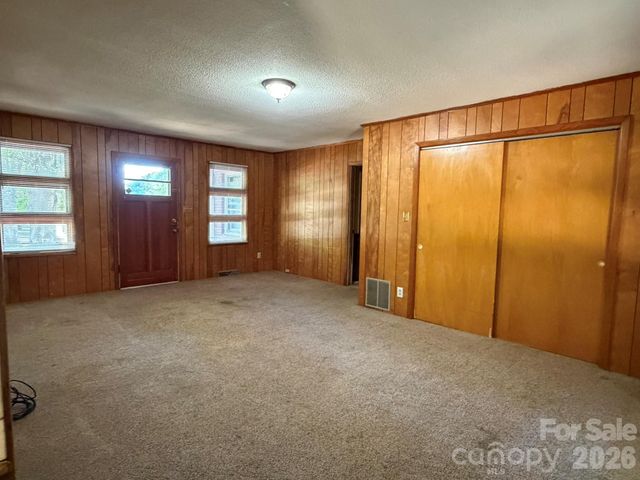 382 Alexis High Shoals Road, Dallas, NC 28034