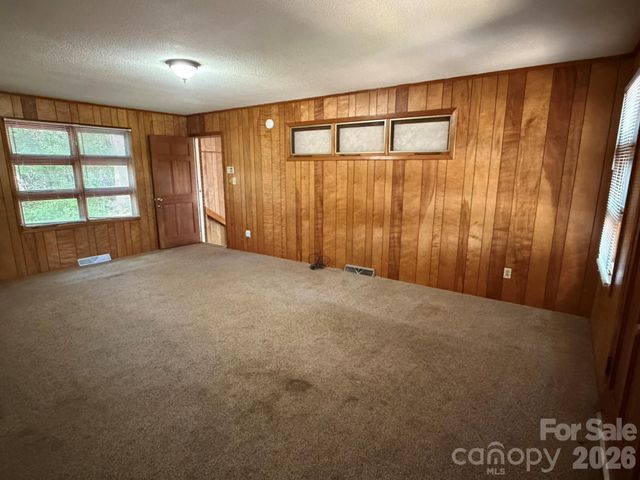 382 Alexis High Shoals Road, Dallas, NC 28034