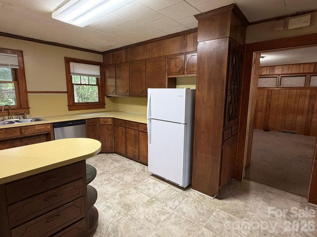 382 Alexis High Shoals Road, Dallas, NC 28034
