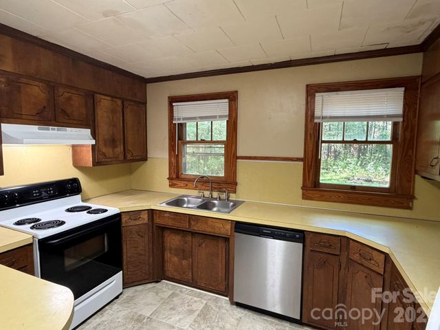 382 Alexis High Shoals Road, Dallas, NC 28034