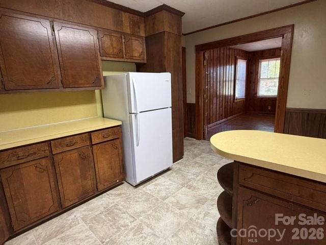 382 Alexis High Shoals Road, Dallas, NC 28034