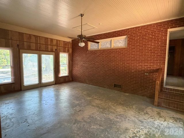 382 Alexis High Shoals Road, Dallas, NC 28034