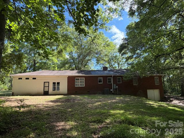 382 Alexis High Shoals Road, Dallas, NC 28034