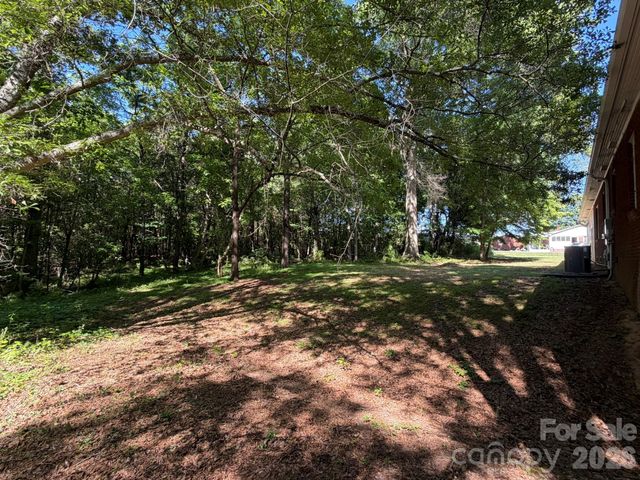 382 Alexis High Shoals Road, Dallas, NC 28034