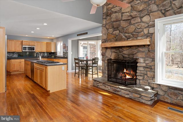 8200 MEEHLING RD, Pasadena, MD 21122