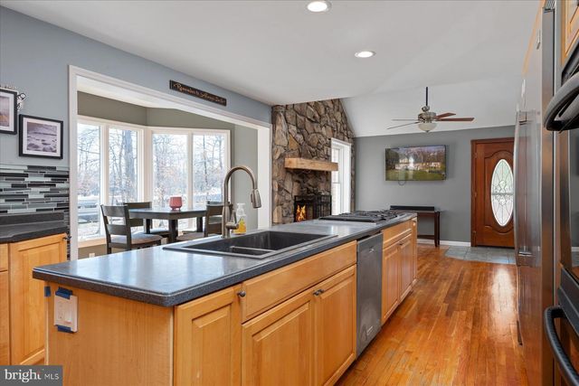 8200 MEEHLING RD, Pasadena, MD 21122