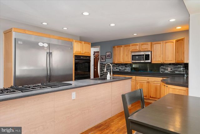 8200 MEEHLING RD, Pasadena, MD 21122