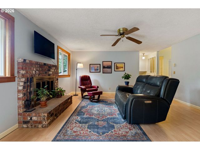 2185 W 27TH Ave, Eugene, OR 97405