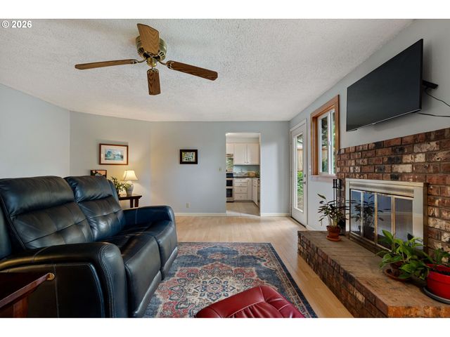 2185 W 27TH Ave, Eugene, OR 97405
