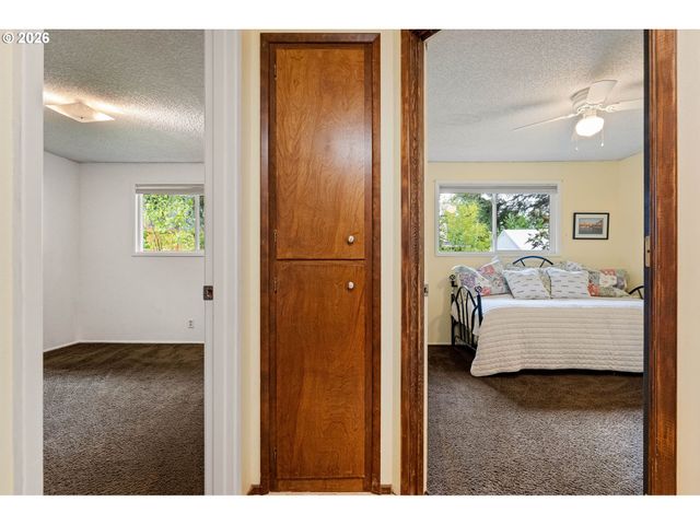 2185 W 27TH Ave, Eugene, OR 97405