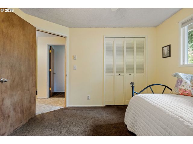2185 W 27TH Ave, Eugene, OR 97405