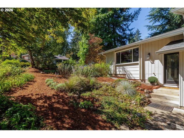 2185 W 27TH Ave, Eugene, OR 97405