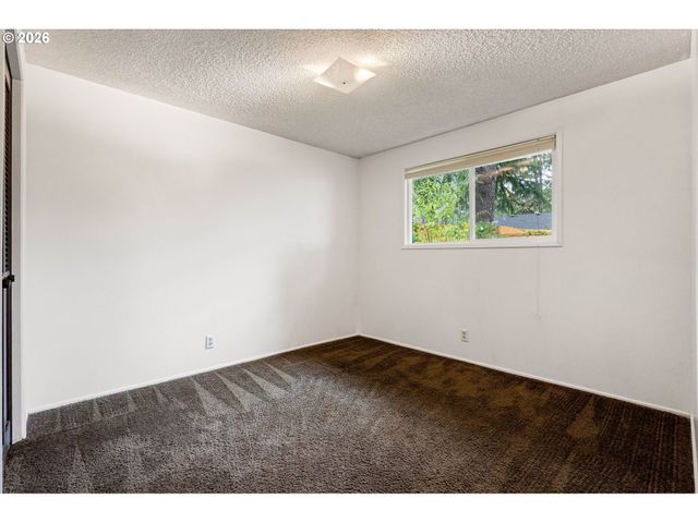 2185 W 27TH Ave, Eugene, OR 97405