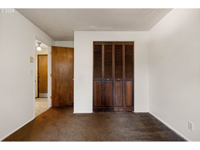 2185 W 27TH Ave, Eugene, OR 97405
