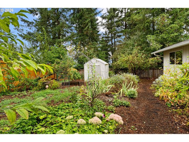 2185 W 27TH Ave, Eugene, OR 97405
