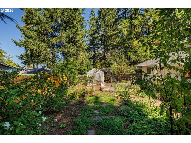 2185 W 27TH Ave, Eugene, OR 97405