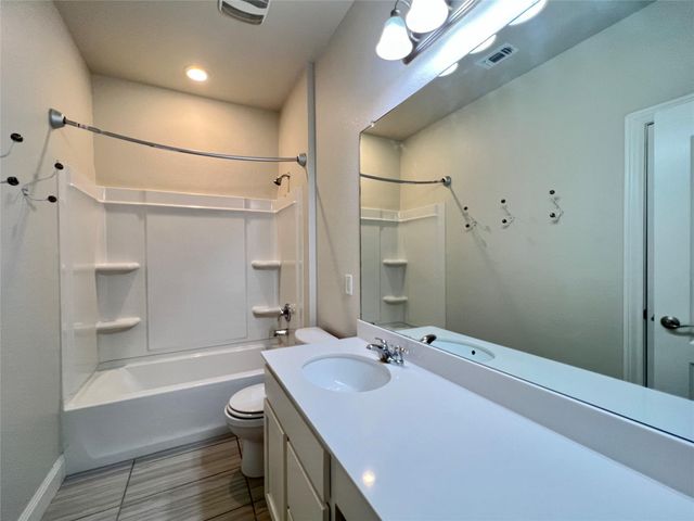 270 Danish DR 21, Hutto, TX 78634
