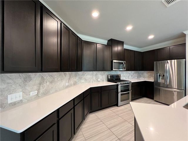 270 Danish DR 21, Hutto, TX 78634