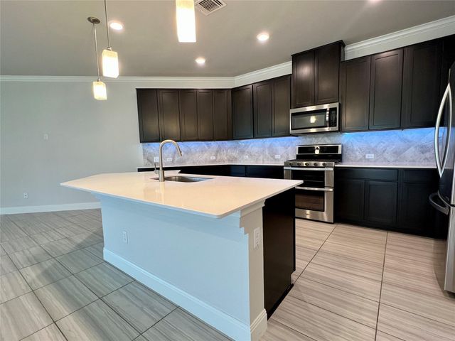 270 Danish DR 21, Hutto, TX 78634