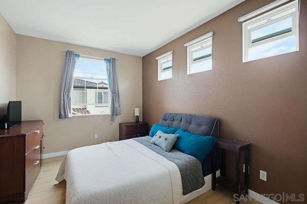 Image 16 of property listing at 1298 Fools Gold 1, Chula Vista, CA 91913