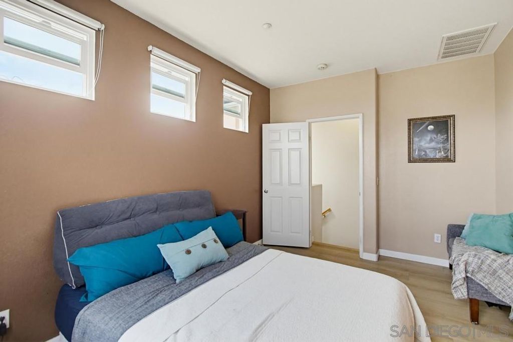 Image 17 of property listing at 1298 Fools Gold 1, Chula Vista, CA 91913