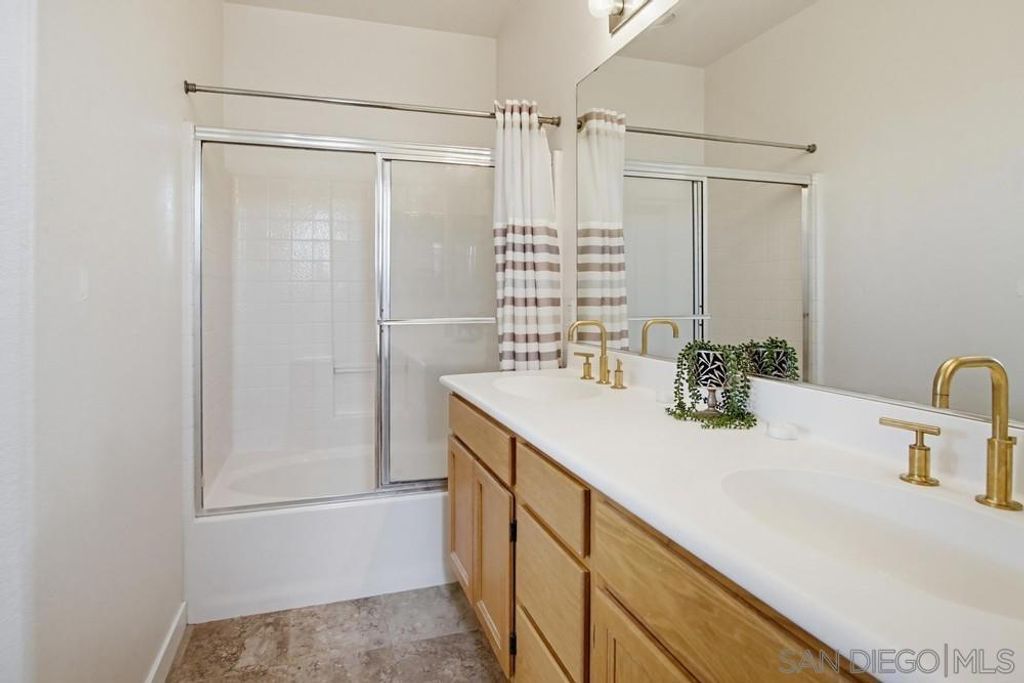 Image 19 of property listing at 1298 Fools Gold 1, Chula Vista, CA 91913