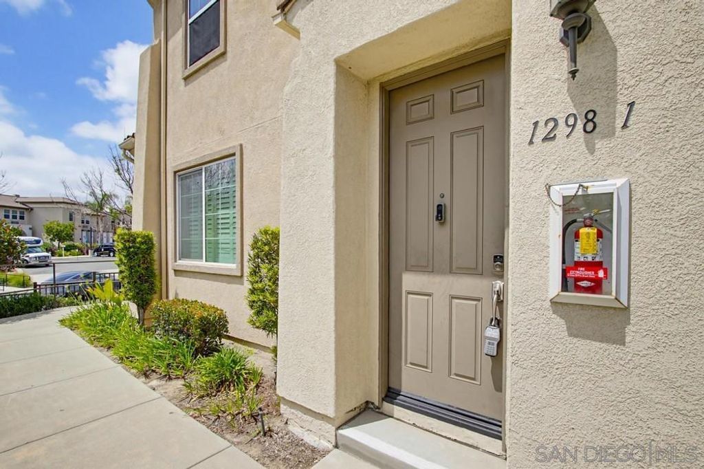 Image 29 of property listing at 1298 Fools Gold 1, Chula Vista, CA 91913