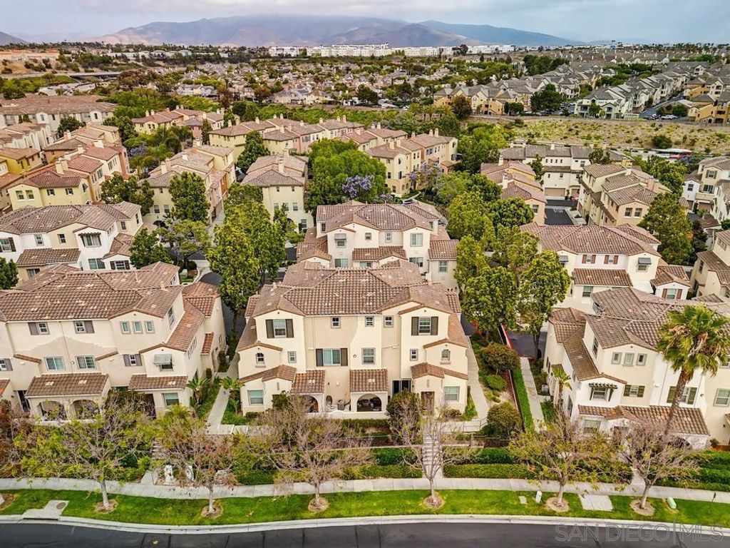 Image 36 of property listing at 1298 Fools Gold 1, Chula Vista, CA 91913