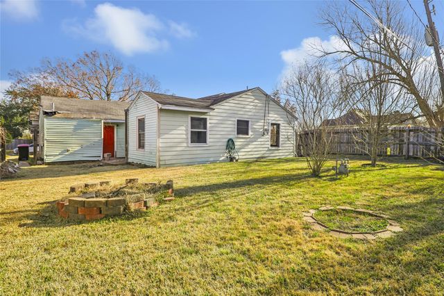 2003 Texoma Street, Baytown, TX 77520