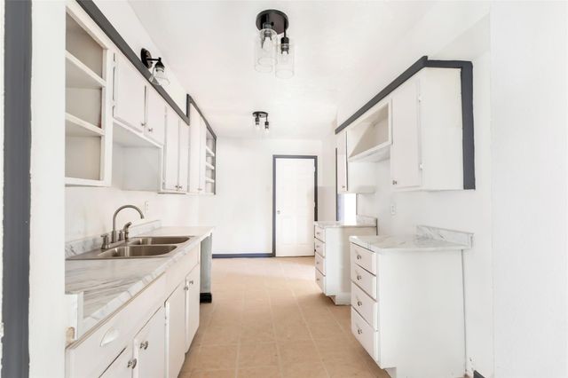 2003 Texoma Street, Baytown, TX 77520