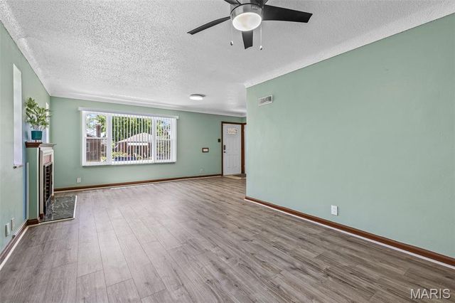 5449 Mardel Avenue, St Louis, MO 63109