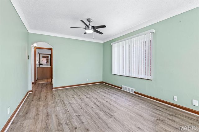 5449 Mardel Avenue, St Louis, MO 63109