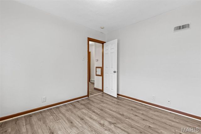 5449 Mardel Avenue, St Louis, MO 63109