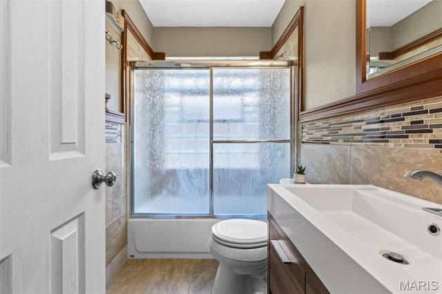 5449 Mardel Avenue, St Louis, MO 63109