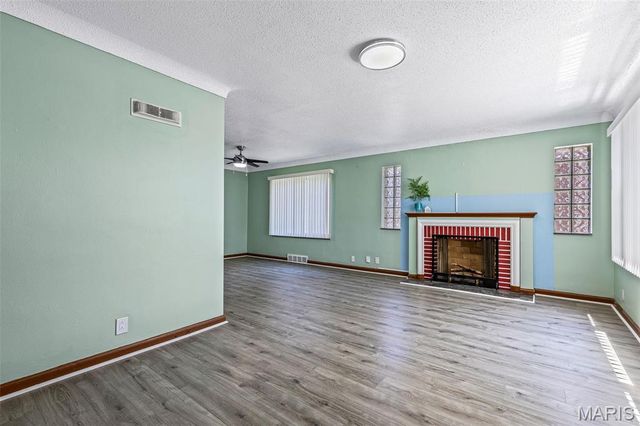 5449 Mardel Avenue, St Louis, MO 63109
