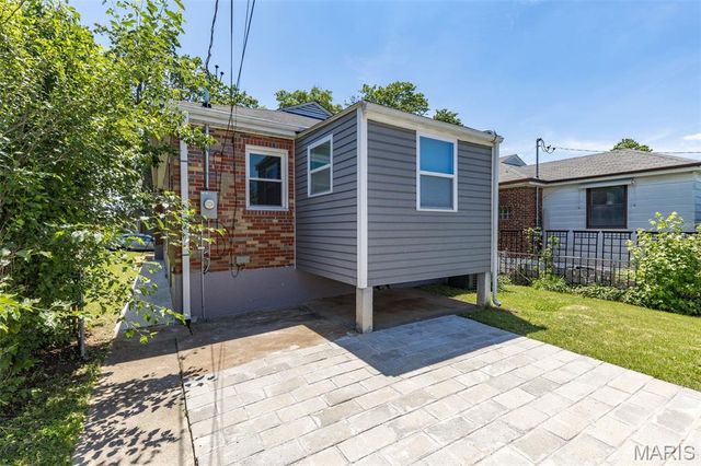 5449 Mardel Avenue, St Louis, MO 63109