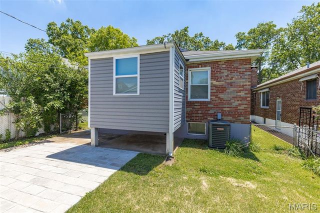 5449 Mardel Avenue, St Louis, MO 63109